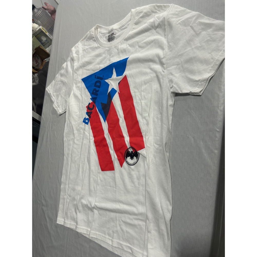 Bacardi Rum Puerto Rico Flag Graphic T-Shirt White Cotton Mens Medium